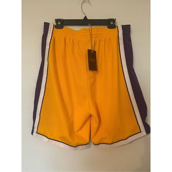 Men's Gold Los Angeles Lakers 2009/10 Hardwood Classics Swingman Basketball Shor - Picture 6 of 10